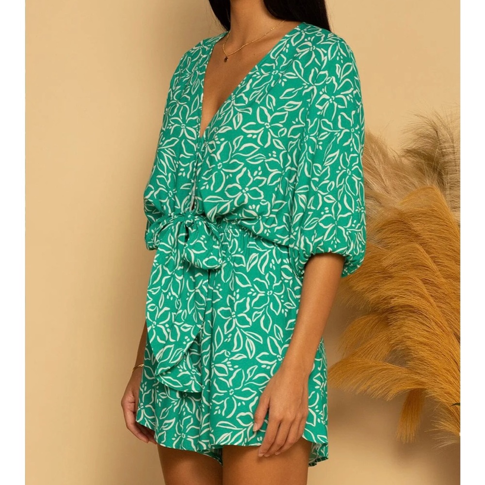 Shore brand boutique romper size XL